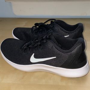 NEW Nike flex run sneakers